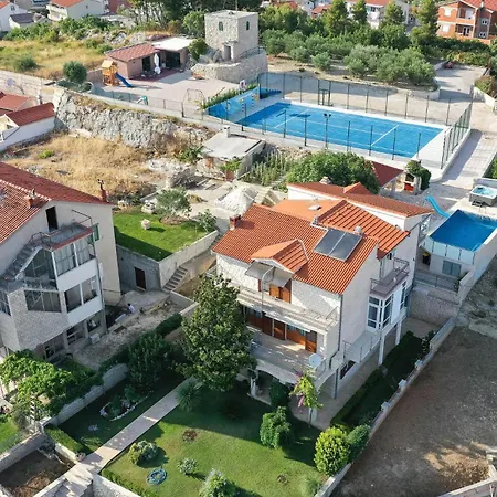 Stunning Apartment In Split Сплит