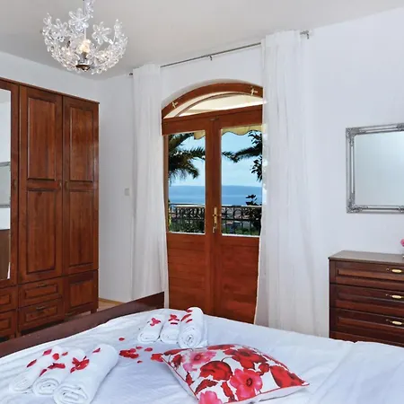 Cozy In With Kitchen Split