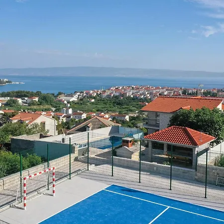 Stunning Apartment In Split *