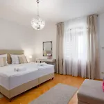 Cozy In With Kitchen 斯普利特