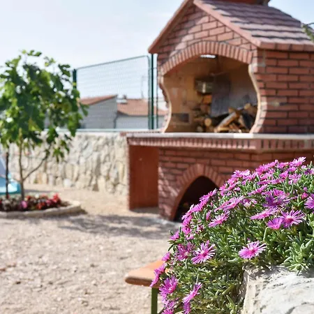 Cozy In With Kitchen דירה *