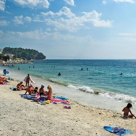 דירה Cozy In With Kitchen