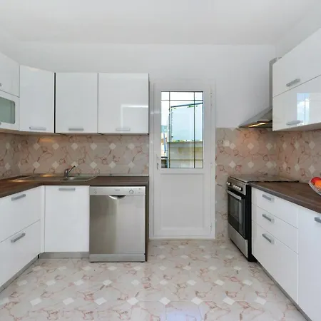 Cozy In With Kitchen * 斯普利特