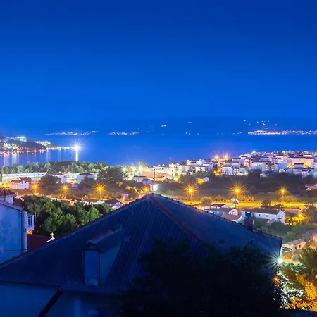 Cozy In With Kitchen Apartman